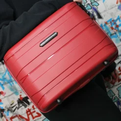 IT Luggage Momentous - Vanity Case (German Red) 13 IT Luggage Momentous - Vanity Case (German Red) -UK Suitcase Sales Shop 1 8b7e06d1 b51b 4360 8a2e 4385948a372f