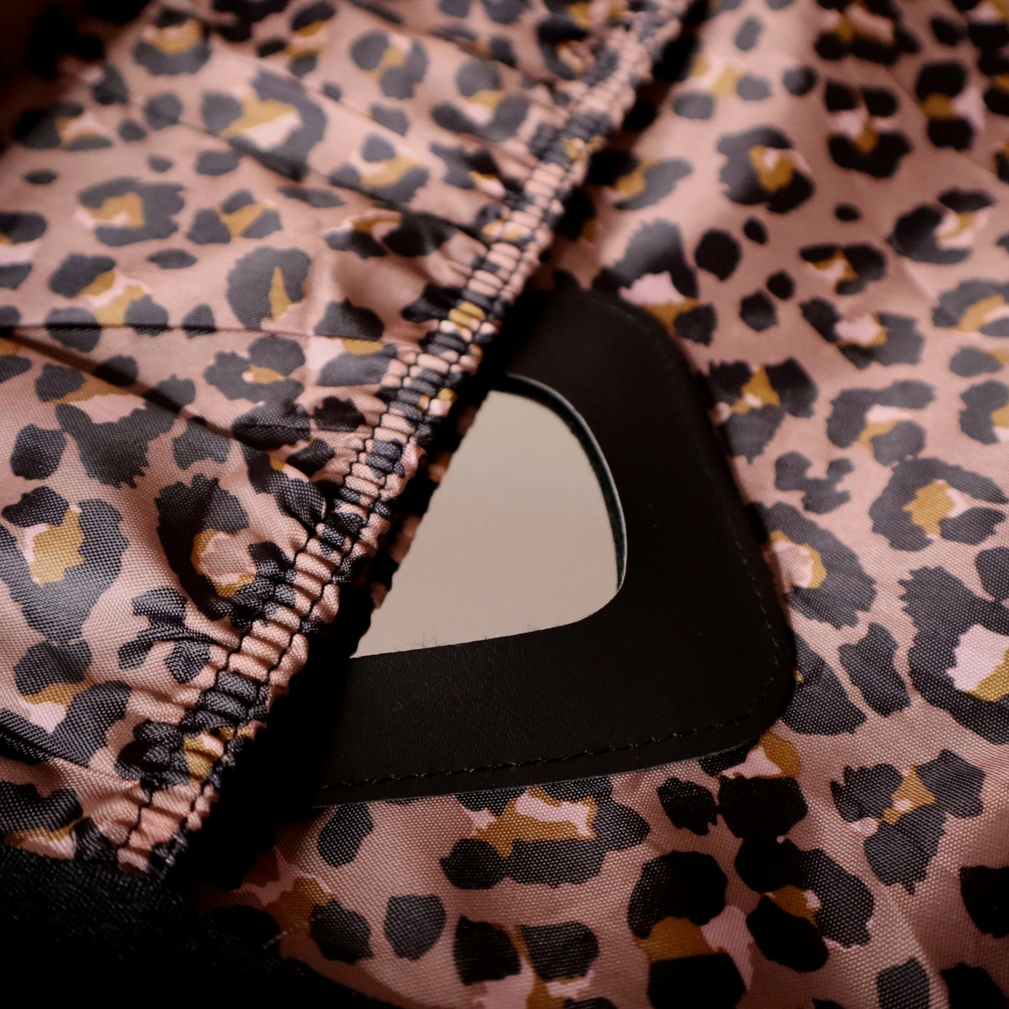 IT Luggage Glitzy - Vanity Case (Black) 6 IT Luggage Glitzy - Vanity Case (Black) - Image 6