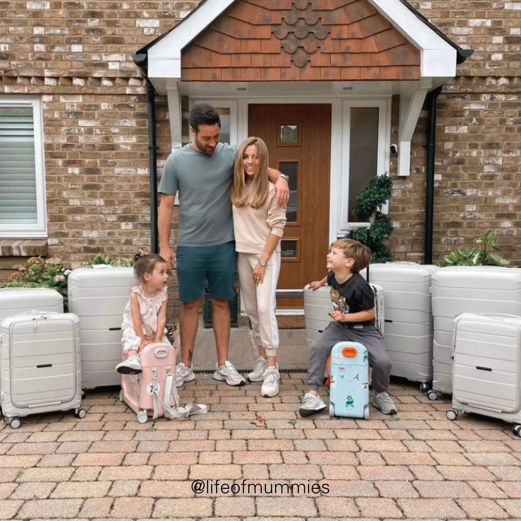 IT Luggage Momentous - 4-Piece Set (Pumice Stone) 10 IT Luggage Momentous - 4-Piece Set (Pumice Stone) - Image 10