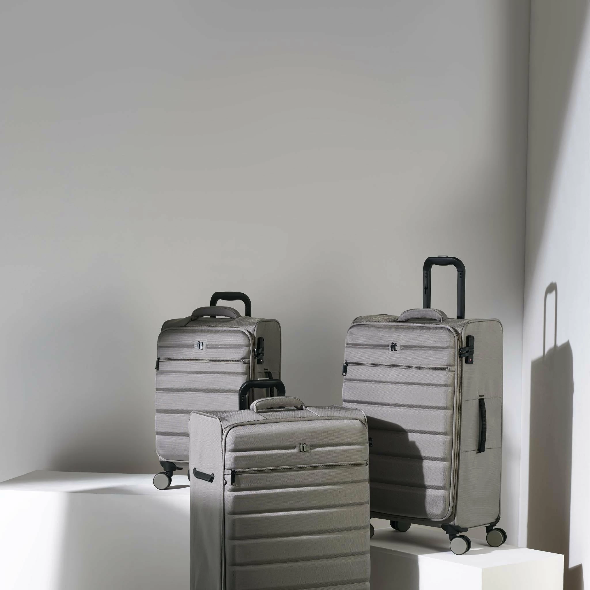 IT Luggage Census - Large (Grey Skin) 7 IT Luggage Census - Large (Grey Skin) - Image 7
